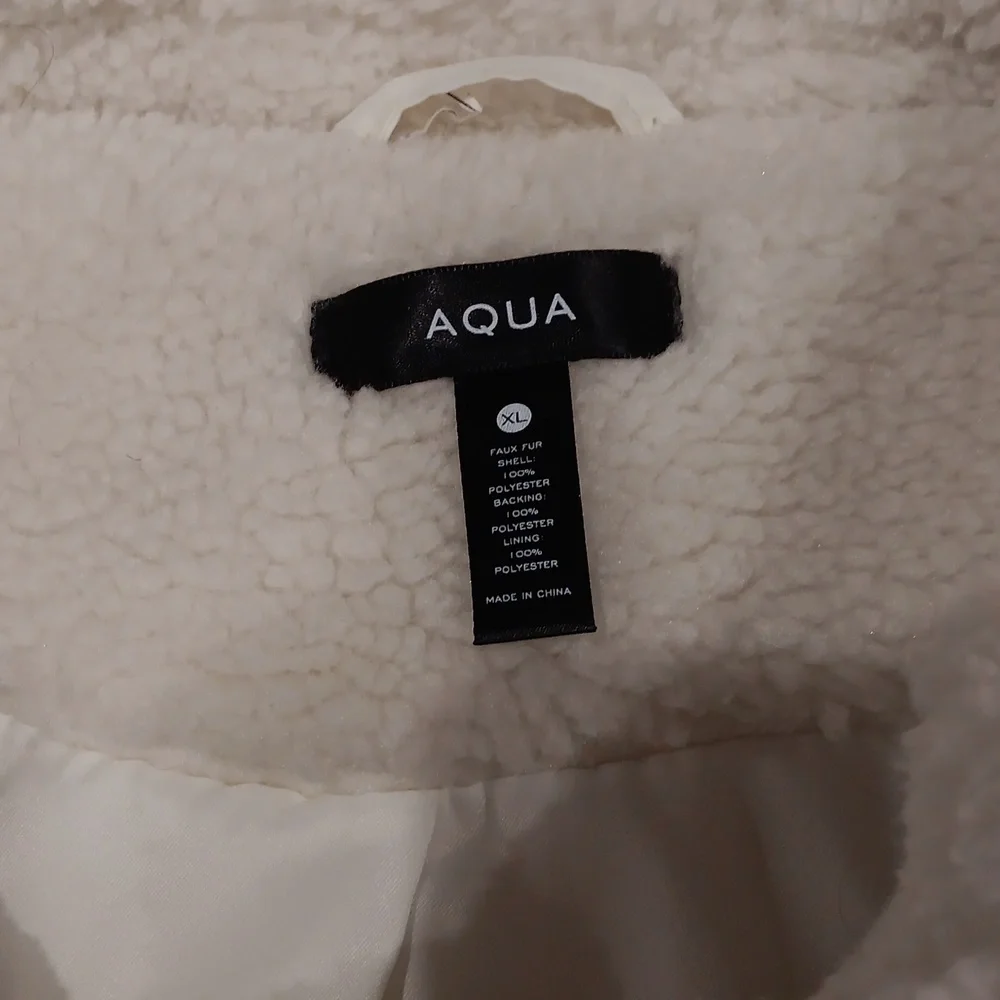 Sherpa coat. Sixe xl - Picture 2 of 5